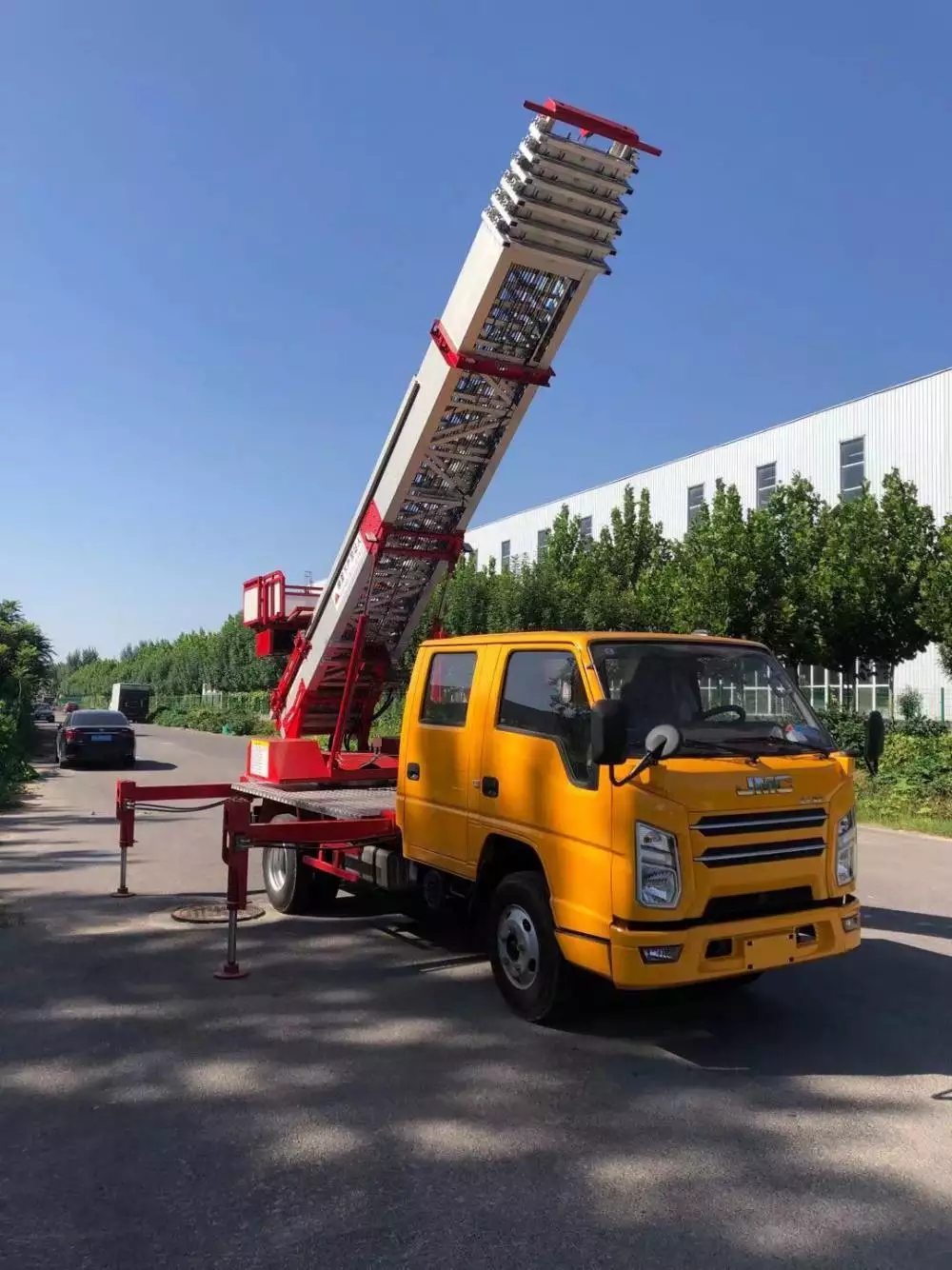 徐州鼓楼附近的云梯车出租服务：轻松解决高空作业需求